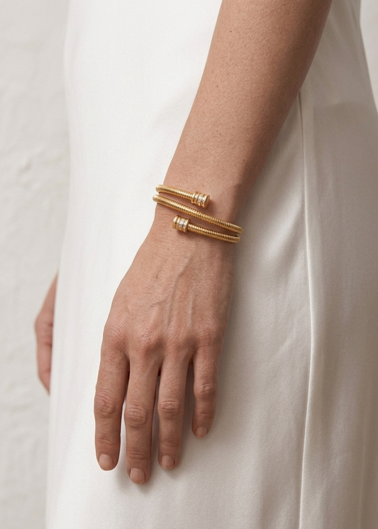 Amanda | Pulsera espiral triple bañada en oro de 18 quilates